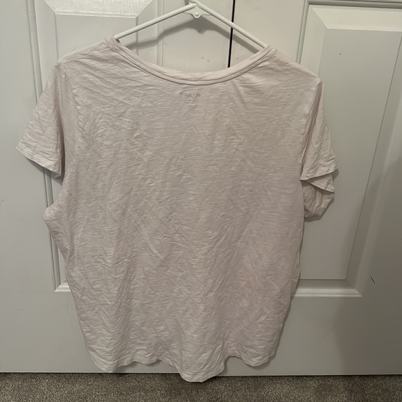 White shirt - Picture 2 of 4